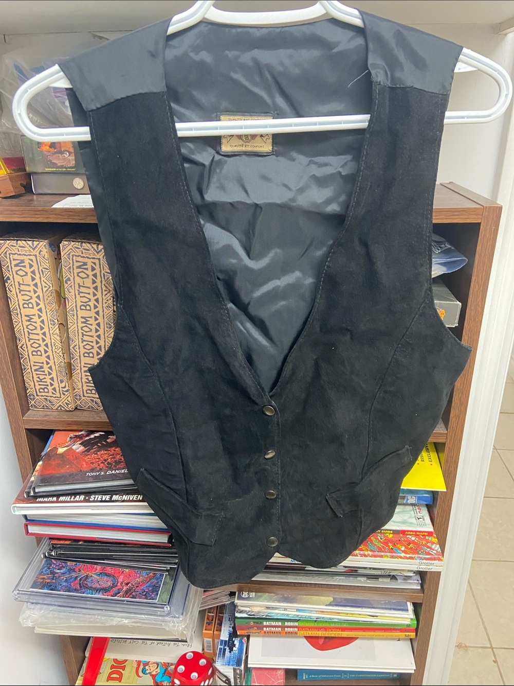 Vintage Black Men's Vest - Sleek Layering Essential